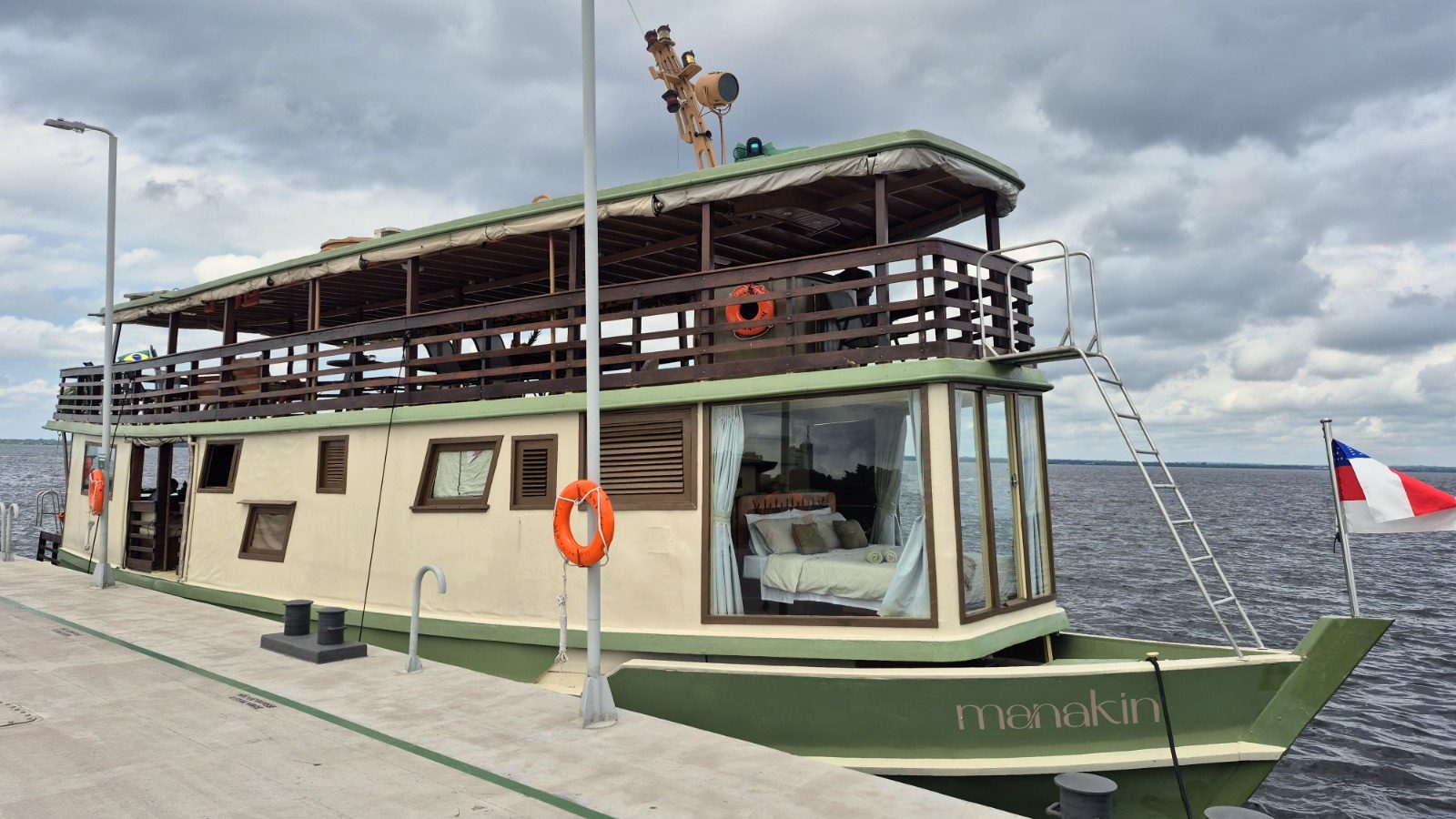 Barco Manakin